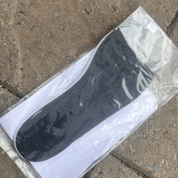 Blundstone classic Chelsea black-on-black boots with pack of NEW inner soles - Picture 8 of 11